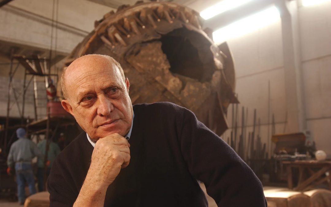 Arnaldo Pomodoro, cuyas esferas de bronce decoran destacados espacios públicos en todo el mundo, muere a los 98 años