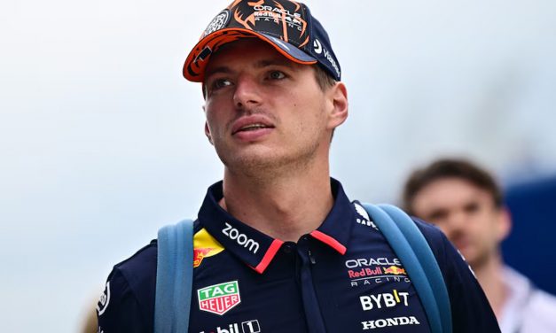 Red Bull, reprendido después de que Verstappen tirara la toalla