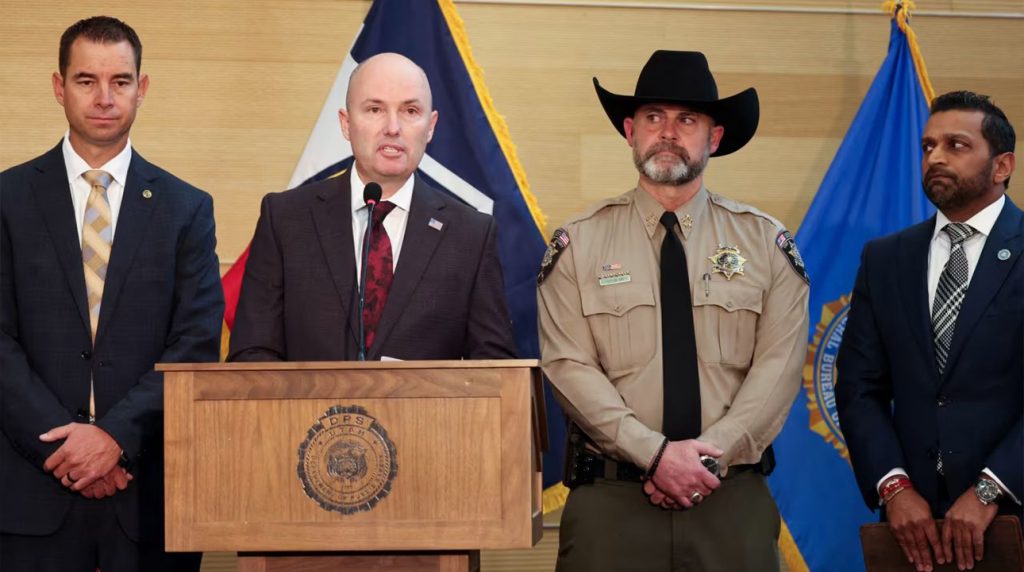 El gobernador de Utah, Spencer Cox, habla el viernes durante la conferencia de prensa. Patrick T. Fallon/AFP via Getty Images