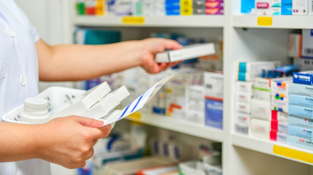 Licenciados en Enfermería y pasantes en servicio social podrán prescribir medicamentos