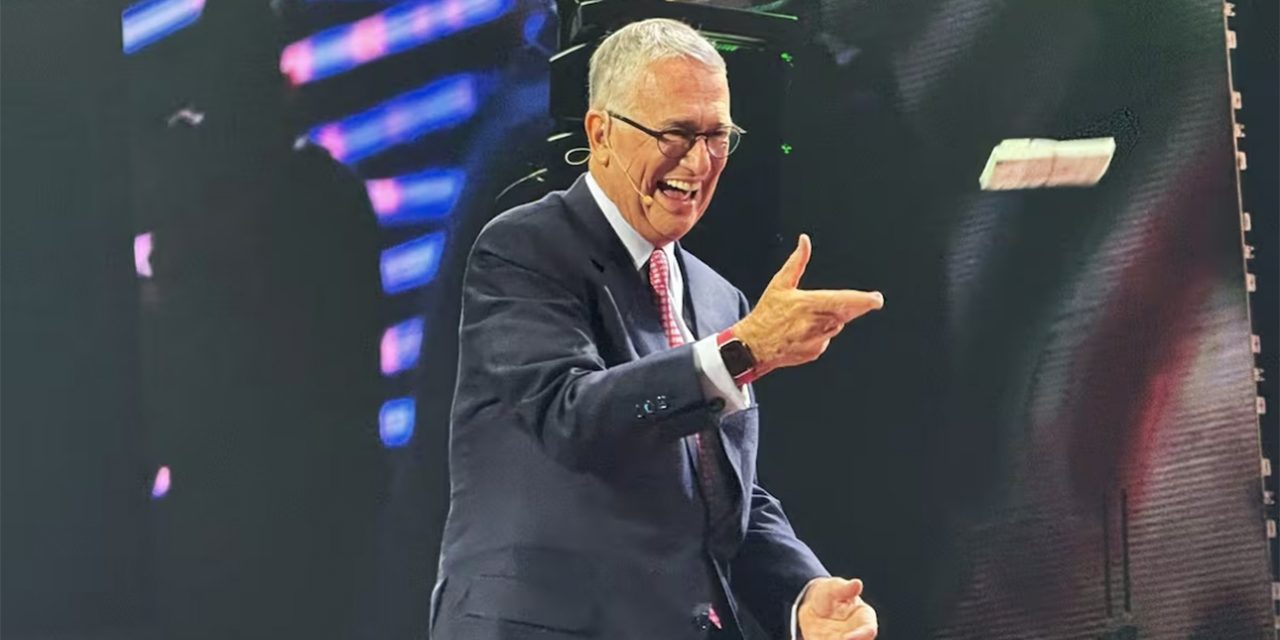 Salinas Pliego solicita actualización de su deuda con el SAT y promete liquidarla en 10 días