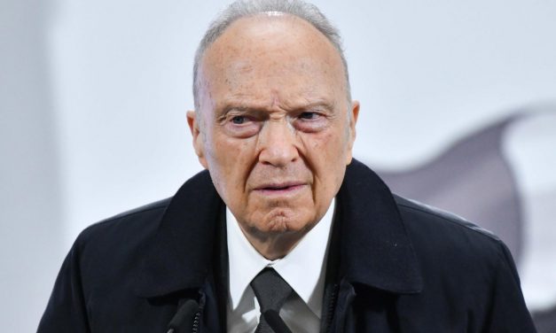 Gertz Manero renuncia a la FGR y acepta un cargo diplomático, un giro inesperado en la procuración de justicia