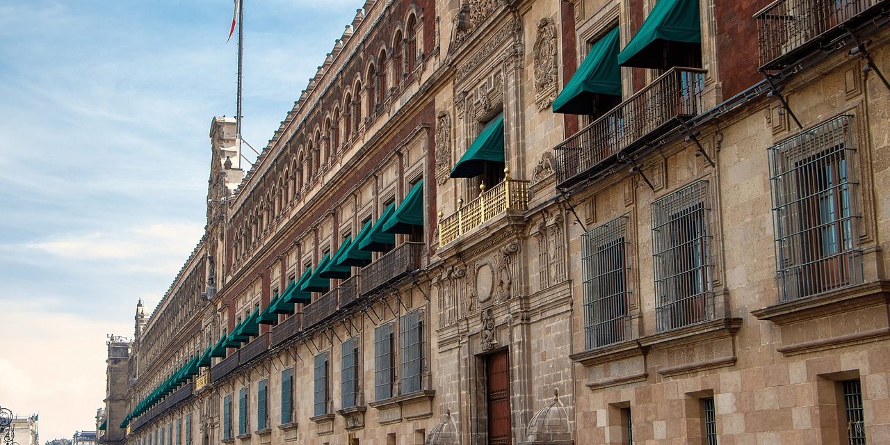 Congreso de la CDMX aprueba desaparición del INFO-CDMX en medio de trifulca