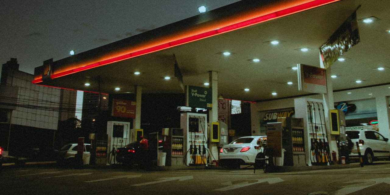 La gasolina será más cara desde enero: Hacienda actualiza el IEPS en plena “cuesta de enero