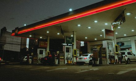 La gasolina será más cara desde enero: Hacienda actualiza el IEPS en plena “cuesta de enero