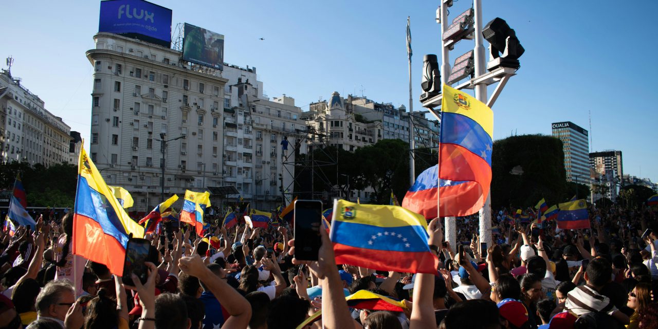 Venezuela decreta estado de excepción y ordena detenciones tras ofensiva militar de Estados Unidos