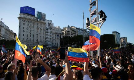 Venezuela decreta estado de excepción y ordena detenciones tras ofensiva militar de Estados Unidos