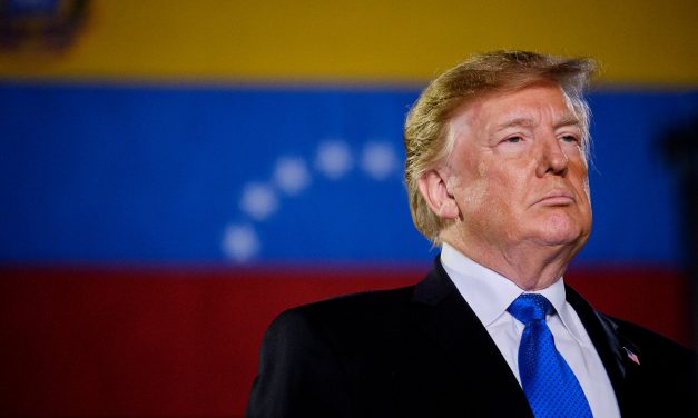 Trump afirma que Estados Unidos “controlará” Venezuela tras la captura de Maduro