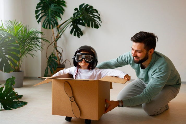 El ABC del dinero que nunca nos enseñaron (y cómo enseñárselo hoy a tus hijos)