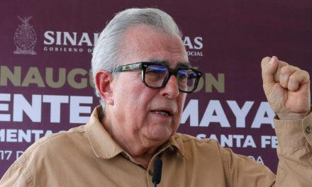 El gobernador mexicano renuncia días después de que Estados Unidos lo acusara de tener vínculos con cárteles.