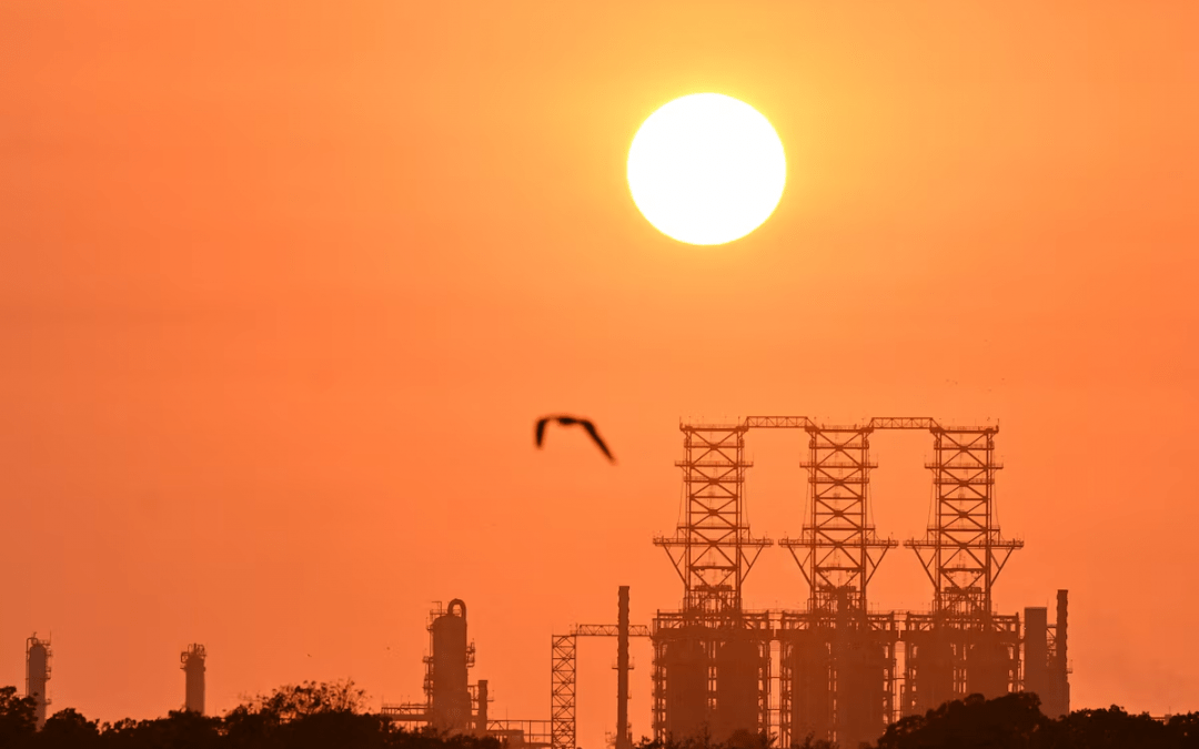 La petrolera mexicana Pemex afirma que el breve incendio en la refinería de Olmeca fue controlado y que las operaciones se desarrollan con normalidad.