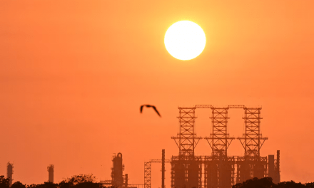 La petrolera mexicana Pemex afirma que el breve incendio en la refinería de Olmeca fue controlado y que las operaciones se desarrollan con normalidad.