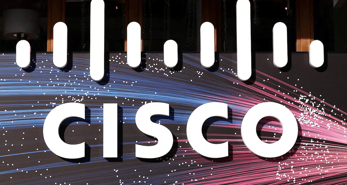 Las acciones de Cisco alcanzan un récord gracias a las sólidas previsiones, el impulso a la IA y los recortes de empleo.