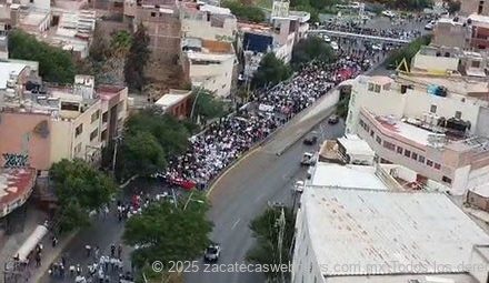 CON MEGAMARCHA EXIGEN LA RENUNCIA DE DAVID MONREAL ÁVILA