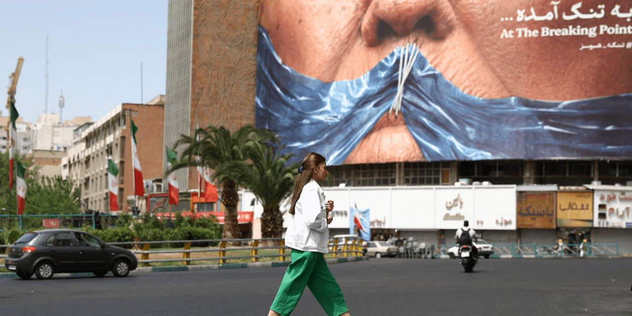 Irán afirma haber enviado una respuesta a la propuesta de paz de Estados Unidos.