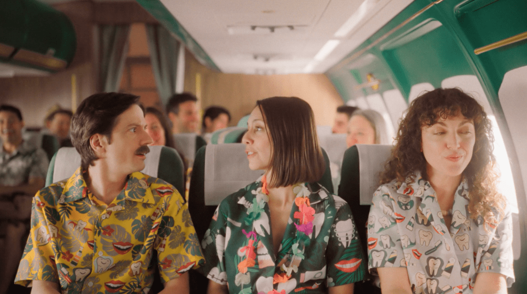 GUM y Bombay presentan “Avionazo”: La campaña que utiliza el humor y el surrealismo para decirle a México ¡Cambia tu dentalidad!