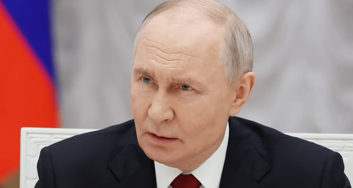 Según Ifax, Putin afirma que Rusia está desarrollando un sistema de control de drones basado en satélites.