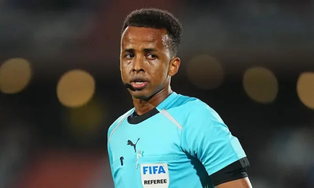 «Me interrogaron durante 11 horas»: EE.UU. niega la entrada para el Mundial al «mejor árbitro africano del año»