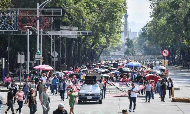SE MANTIENEN BLOQUEOS DE LA CNTE: CAOS EN CASETAS DE ACCESO A LA CDMX Y PLANTÓN EN EL CENTRO HISTÓRICO