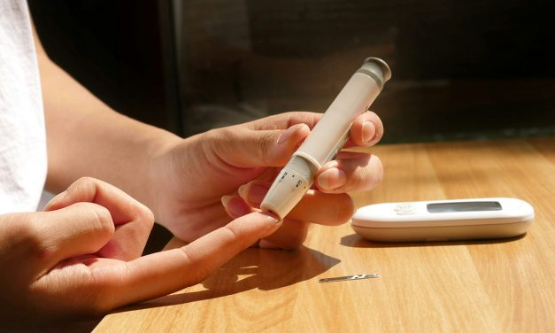¿Problemas para escuchar? La diabetes podría estar detrás de esta afección