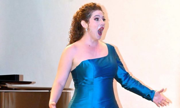 Carmen Carvajal Bonanni, joven soprano poblana que busca llevar la ópera mexicana al mundo