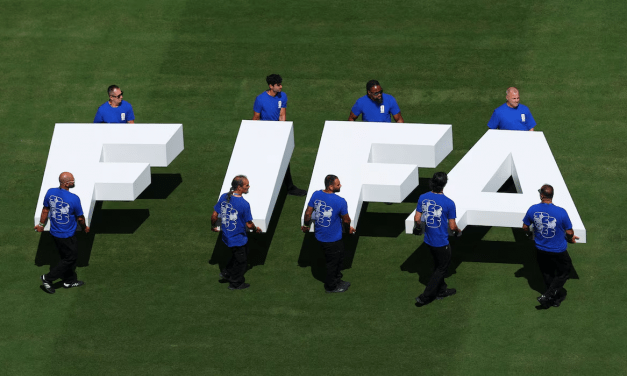 La confederación asiática reprende a la FIFA, lo que supone un revés para el plan de inversión privada.