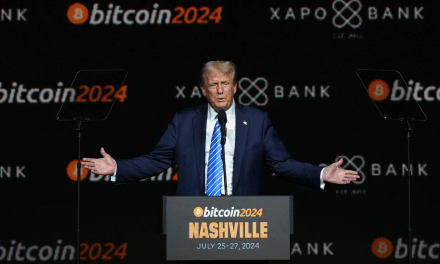 Trump declara ingresos superiores a 1.400 millones de dólares procedentes de empresas de criptomonedas.