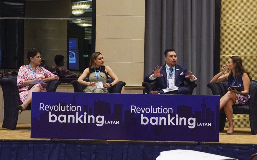 La alta dirección de la banca y el retail mexicano se cita el 22 de julio en Revolution Banking México y Retail Forum México