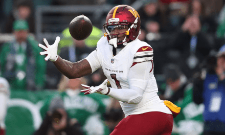 Informes: Los 49ers traen de vuelta al receptor Deebo Samuel con un contrato de 1 año y 7 millones de dólares.