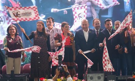Venustiano Carranza impone Récord Guinness con la torta más grande del mundo: 100 my 1.570 kg