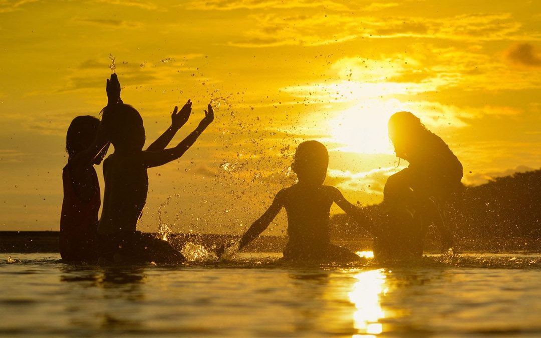 Vacaciones de Verano ¿Cómo cuidar el sueño, el ánimo y el uso de pantallas en niñas y niños?