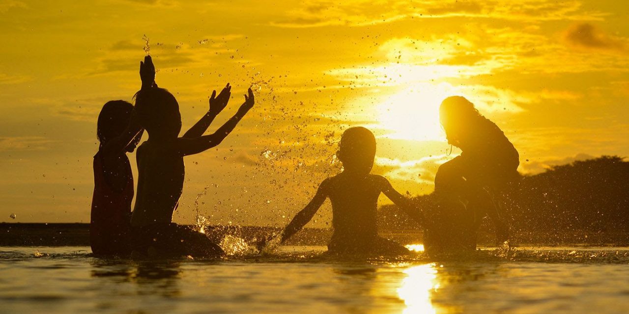 Vacaciones de Verano ¿Cómo cuidar el sueño, el ánimo y el uso de pantallas en niñas y niños?