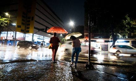 Preparar la luz antes de que llegue la tormenta.