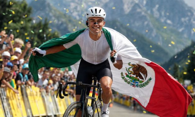 Isaac del Toro pedalea por un lugar en la historia del Tour de France: esto dicen las probabilidades