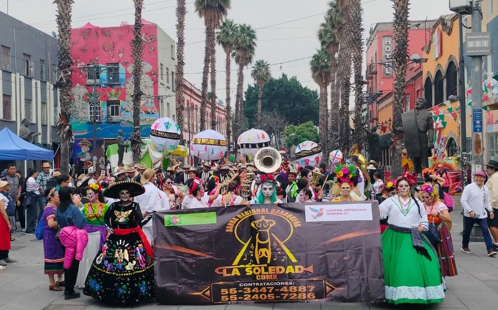 Lo vuelven a hacer las Catrinas Regionales ahora con la Banda Monumental Oaxaqueña