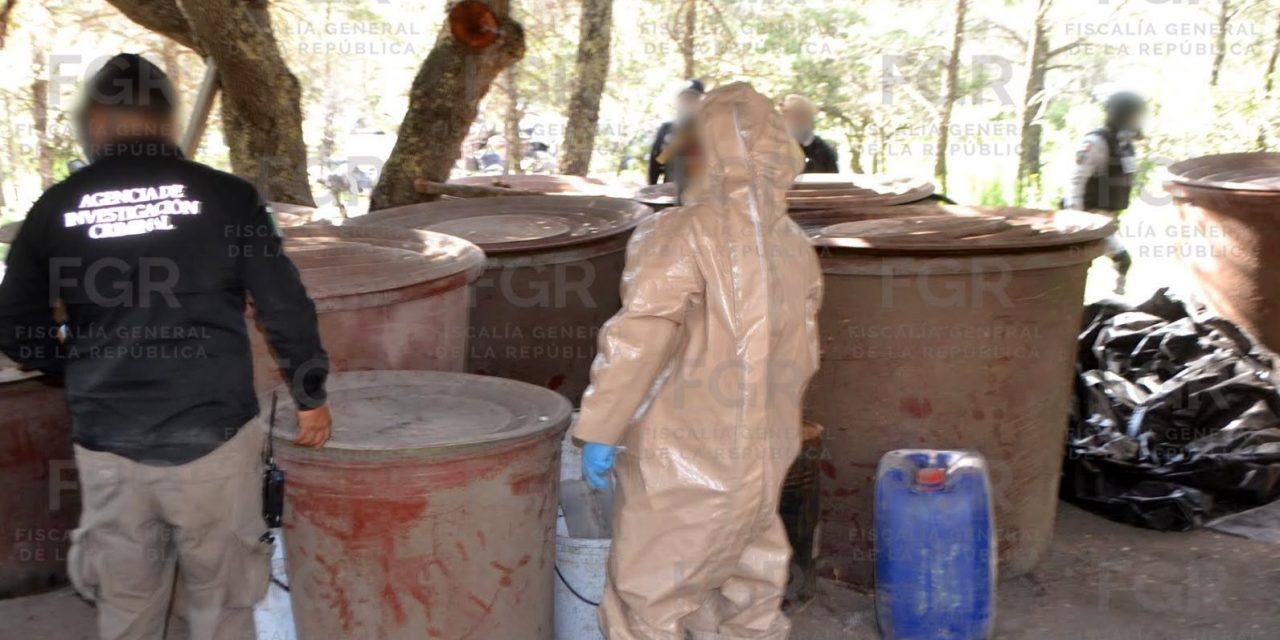 EN CATEO FGR ASEGURA PRECURSORES QUÍMICOS PROBABLEMENTE UTILIZADOS PARA LA ELABORACIÓN DE DROGAS SINTÉTICAS