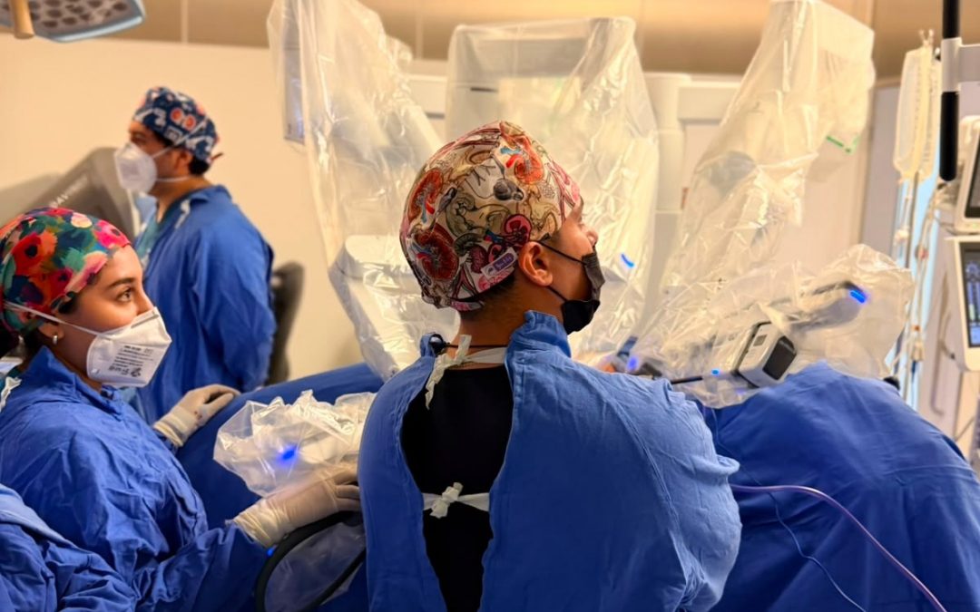 Con robot Da Vinci, médicos del HR “1° de Octubre” del ISSSTE retiran tumor renal a paciente de 72 años