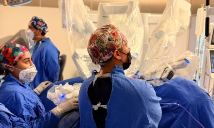 Con robot Da Vinci, médicos del HR “1° de Octubre” del ISSSTE retiran tumor renal a paciente de 72 años