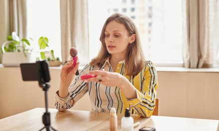 El nuevo poder de la belleza: ¿en quién confiamos hoy para decidir qué compramos? ​ ​