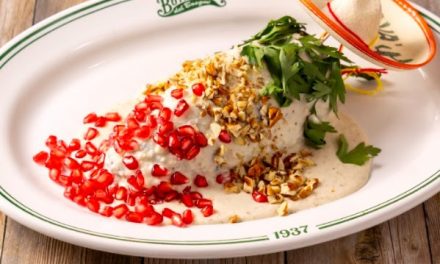 LA GUÍA IMPERDIBLE DE DÓNDE COMER LOS MEJORES CHILES EN NOGADA DE LA TEMPORADA