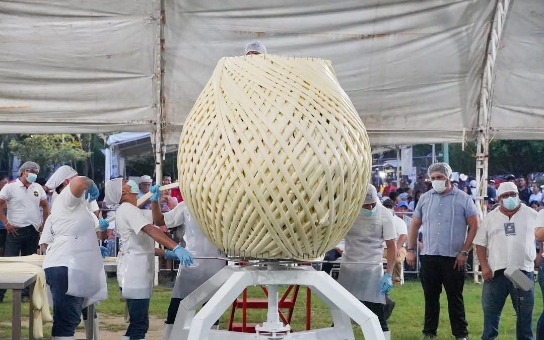 Récord Guinness por la bola de queso de hebra más grande del mundo abre nuevas oportunidades para el turismo en Pijijiapan