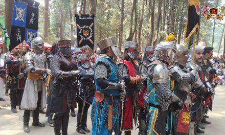 KAMELOT EL CASTILLO DEL REY LLEVARÁ HADAS, DUENDES Y CABALLEROS AL DESIERTO DE LOS LEONES