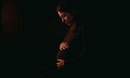 Colectivo Mujeres Libres y Soberanas exige prohibición total de maternidad subrogada por ser explotación contra la mujer vulnerable