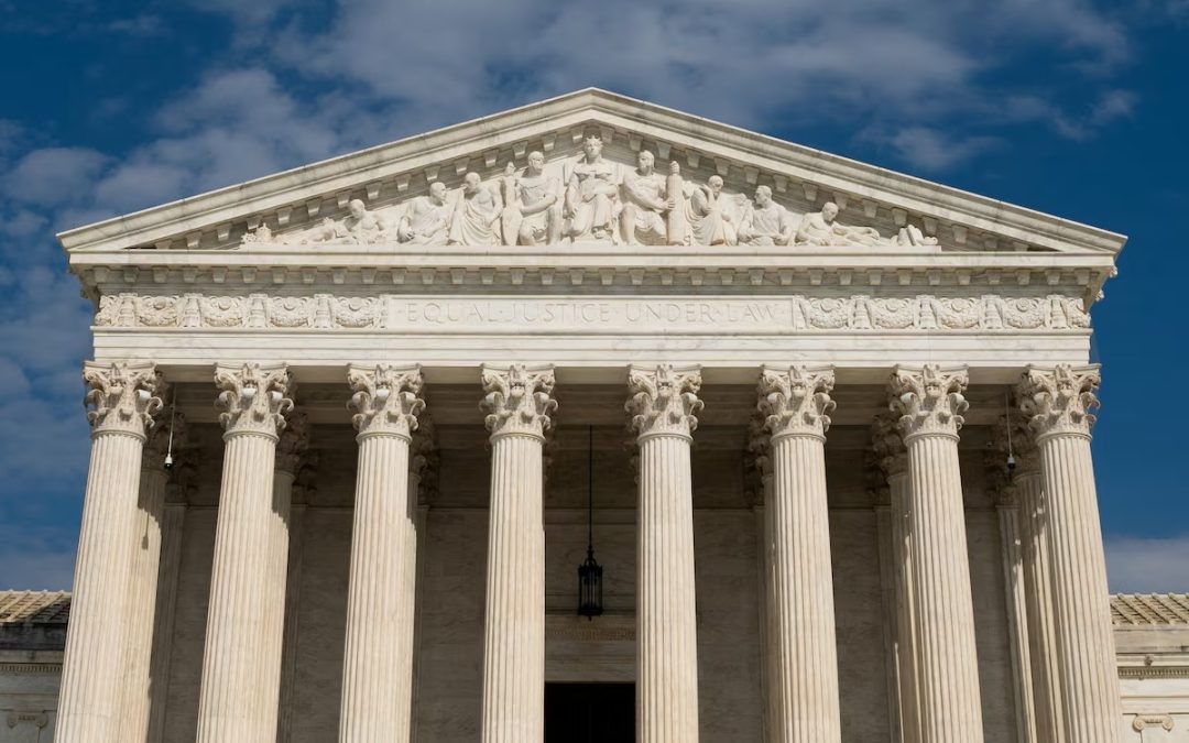 La Corte Suprema permite que Trump reanude la deportación de migrantes a países que no son los suyos.