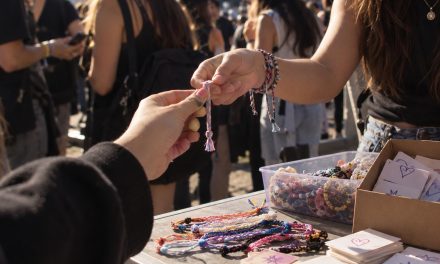 ¿Los regalos hechos por fans pueden generar problemas legales? Esto es lo que debes saber de los freebies