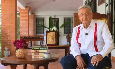 Reaparece AMLO: Presenta su nuevo libro ‘Pueblo’