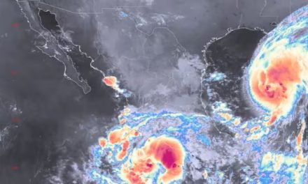 Simon generará lluvias torrenciales en Guerrero y Michoacán; Isaias, muy fuertes en el sureste de México y la península de Yucatán
