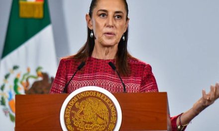 Sistema de salud: Sheinbaum niega crisis ante protestas del IMSS