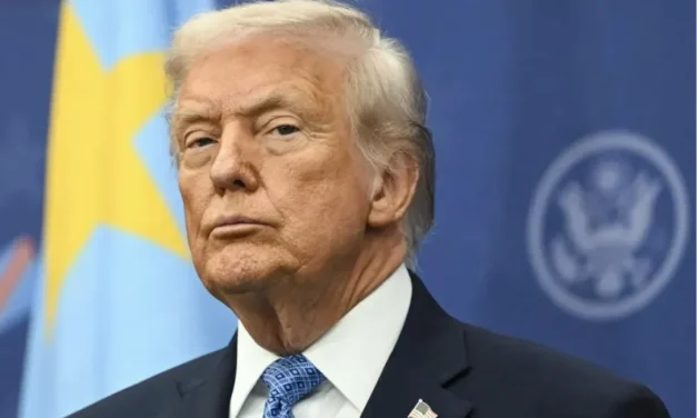 Aprobación de Trump se hunde a semanas de las intermedias